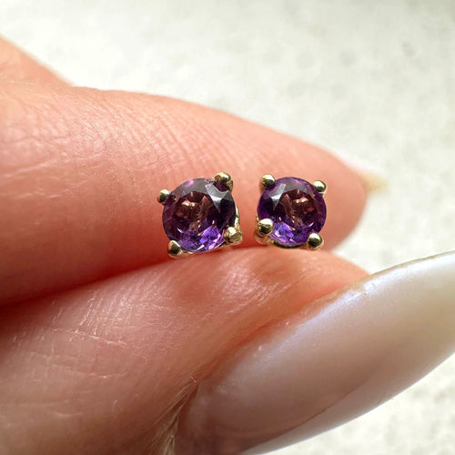 single-tulip-purple-tourmaline-earring-18k-gold-3.jpg