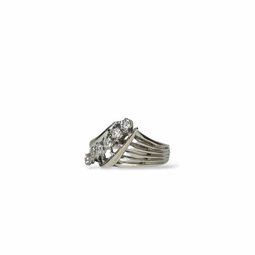 Bague 46 Bague asymétrique en or gris 18K et diamants 58 Facettes REF2538CF-305
