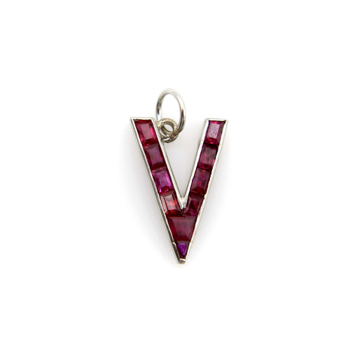 Retro Pendant - V for Victory Pendant in platinum and ruby 58 Facettes 11147