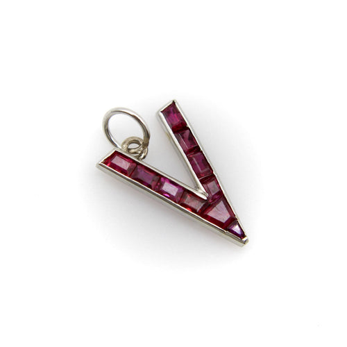 Retro Pendant - V for Victory Pendant in platinum and ruby 58 Facettes 11147