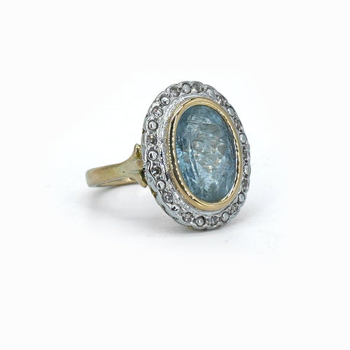 -ring i gult guld med akvamarin och diamanter.jpg