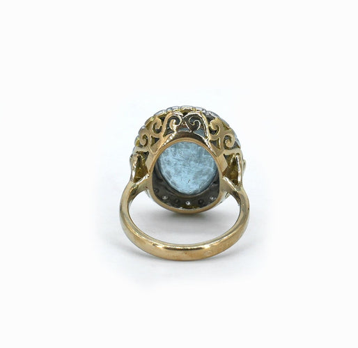 foto ring i gult guld med akvamarin och diamanter.jpg