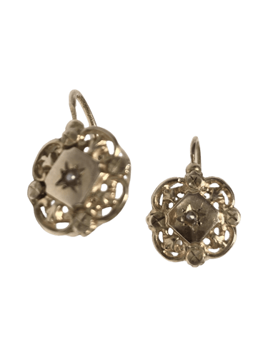 Boucles d'oreilles Boucles d’oreilles dormeuses anciennes en or jaune 18 ct et demi-perles 58 Facettes Bo_01