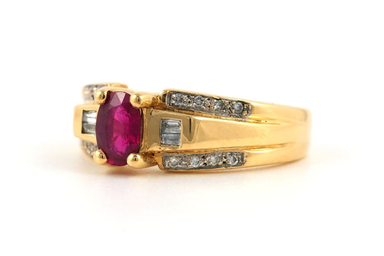 Bague 51 Bague contemporaine en or jaune, rubis et diamants 58 Facettes 23857