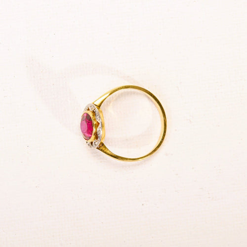 Antik entourage-ring med rubin og diamanter i gult guld_volumen.jpg