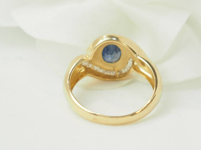 Bague 54 Bague en or jaune, saphir ovale et diamants 58 Facettes 33549