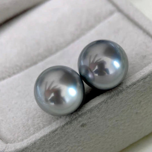 12mm-grey-tahitian-pearl-earrings-18k-white-gold-underwater-3.jpg