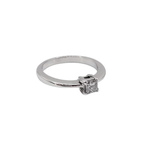 Bague 49 Bague solitaire vintage en or blanc 18k et diamant princesse 58 Facettes A07424