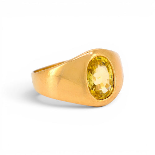 https://cdn.shopify.com/s/files/1/1015/8633/8124/files/vintage-18k-gold-signet-ring-yellow-ceylon-sapphire-left.jpg?v=1782647674