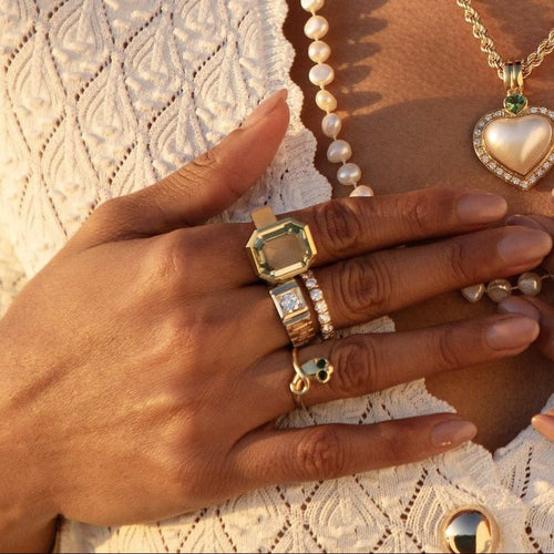 https://cdn.shopify.com/s/files/1/0442/6560/3235/files/schlangenring-smaragdaugen-585er-gelbgoldhoney-jewelry-5393123.jpg?v=1782517336