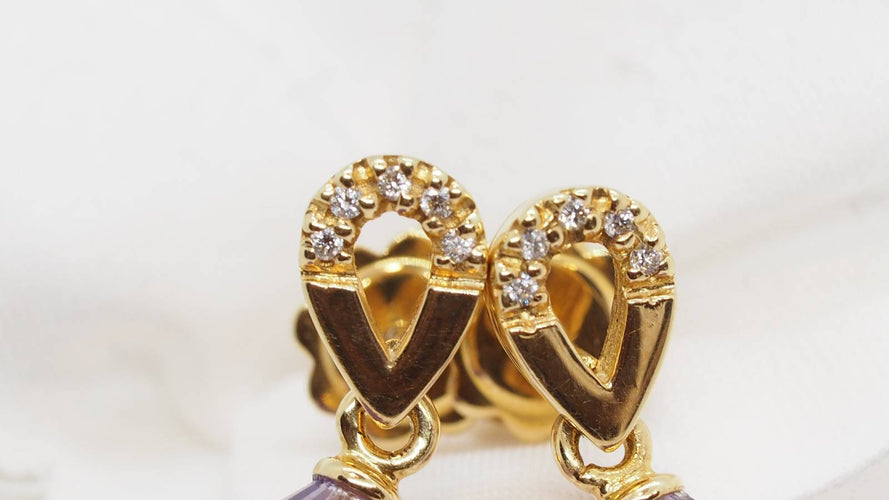 Boucles d'oreilles Boucles d’oreilles pendantes en or jaune, améthystes briolettes et diamants 58 Facettes 30346