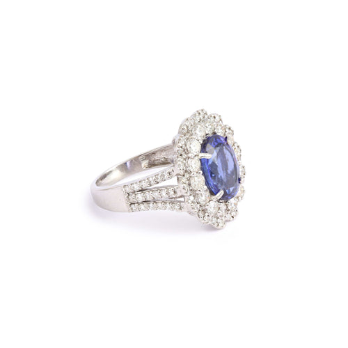 https://cdn.shopify.com/s/files/1/0647/1470/3075/files/BaguedeFiancailles-BaguePompadourTanzanite3.50CaratsDiamantsOrGris-JoailleriePairs-LesPierresdeJulie_2.jpg?v=1782377925