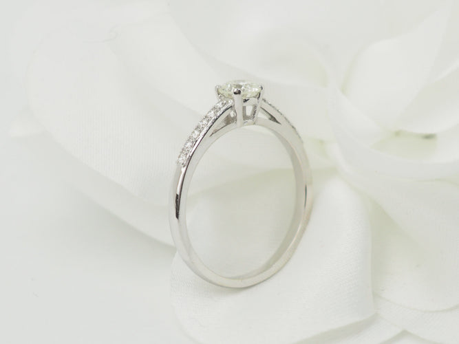 Bague 53 Bague solitaire en or blanc et diamants 58 Facettes 30920