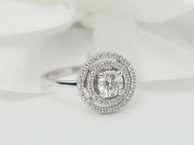 Bague 52 Bague solitaire en or blanc 18 kt avec diamant de 0,46 ct 58 Facettes 29912
