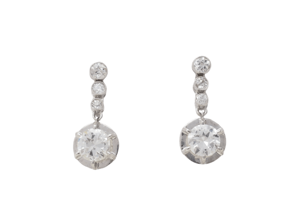 Boucles d'oreilles Dormeuses anciennes - Boucles d'oreilles en or blanc et diamants 58 Facettes 32108