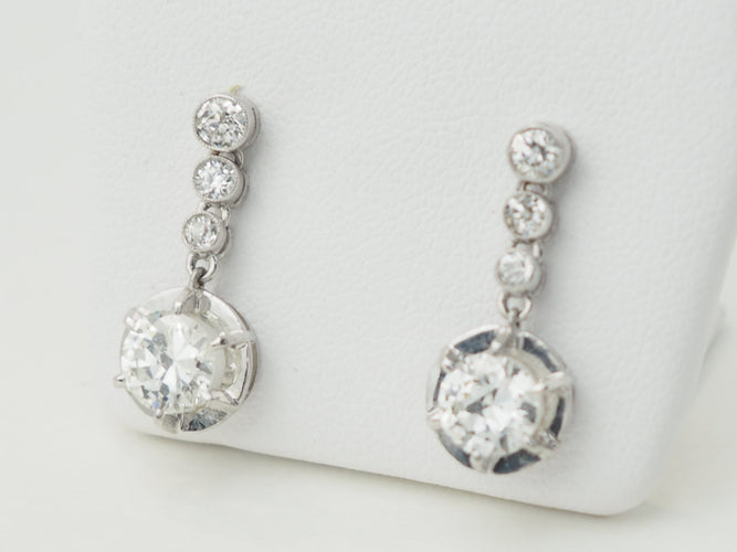 Boucles d'oreilles Dormeuses anciennes - Boucles d'oreilles en or blanc et diamants 58 Facettes 32108