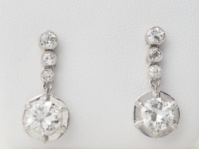 Boucles d'oreilles Dormeuses anciennes - Boucles d'oreilles en or blanc et diamants 58 Facettes 32108