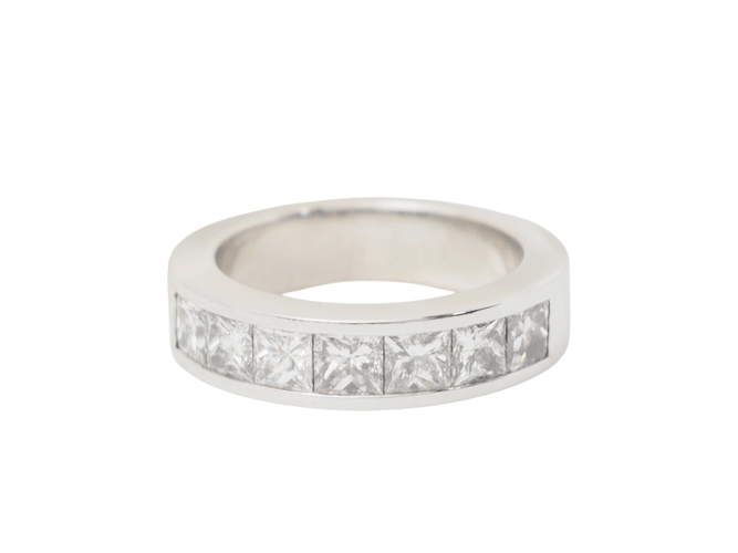 Bague 53 Demi-alliance en or blanc 18 kt, diamants taille princesse 1,50 ct 58 Facettes 33243