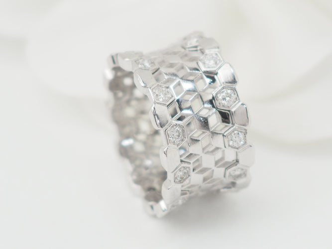Bague 50 INEDT Op'art - Bague ajourée en or blanc et diamants 58 Facettes 33437