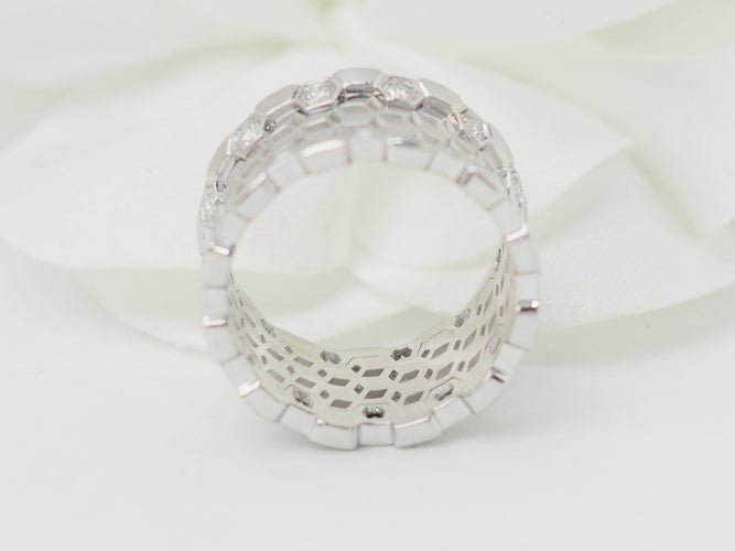 Bague 50 INEDT Op'art - Bague ajourée en or blanc et diamants 58 Facettes 33437