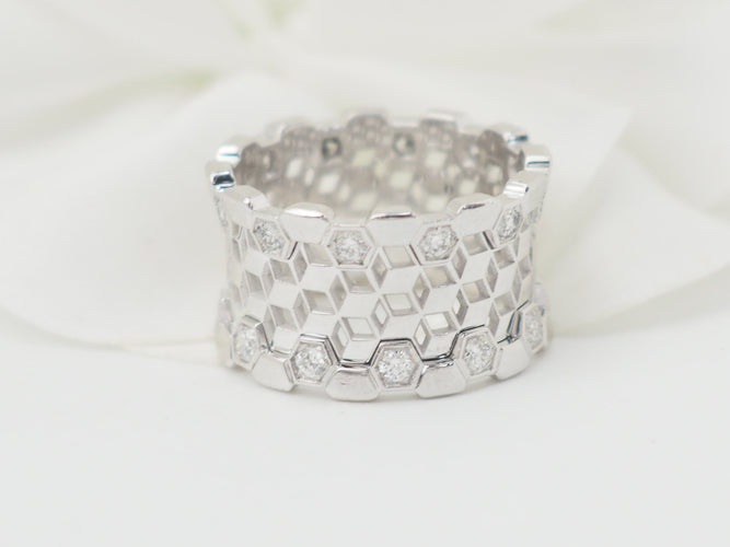 Bague 50 INEDT Op'art - Bague ajourée en or blanc et diamants 58 Facettes 33437