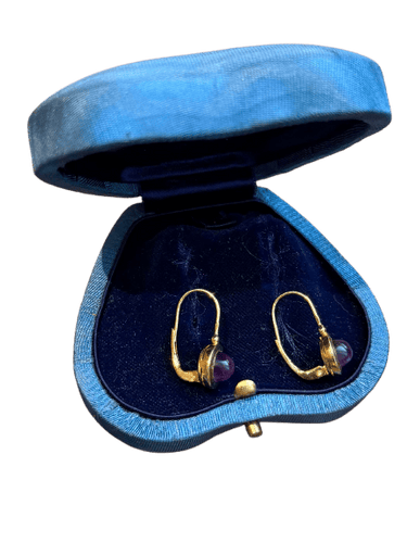 Boucles d'oreilles Boucles d'oreilles dormeuses en or jaune et améthystes 58 Facettes adaaddaaff