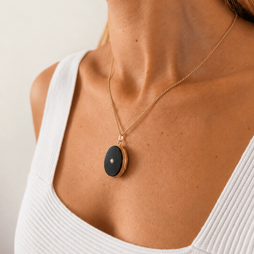 https://cdn.shopify.com/s/files/1/0943/8576/6747/files/m_daillon-onyx.png?v=1783008570
