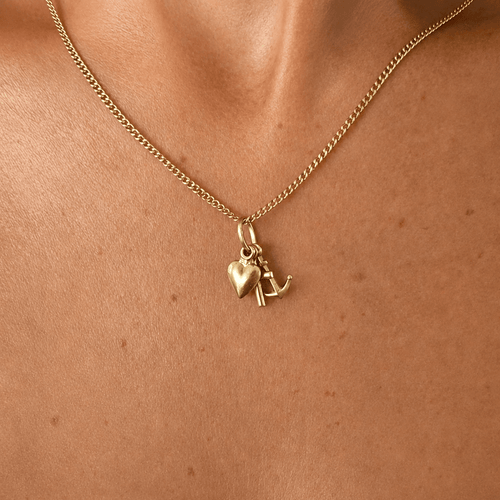 https://cdn.shopify.com/s/files/1/0943/8576/6747/files/pendentif.png?v=1783008211