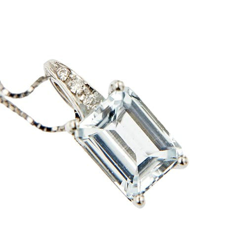 https://ledial.it/app/uploads/2026/06/38678-collana-oro-ciondolo-acquamarina-diamanti_12.jpg