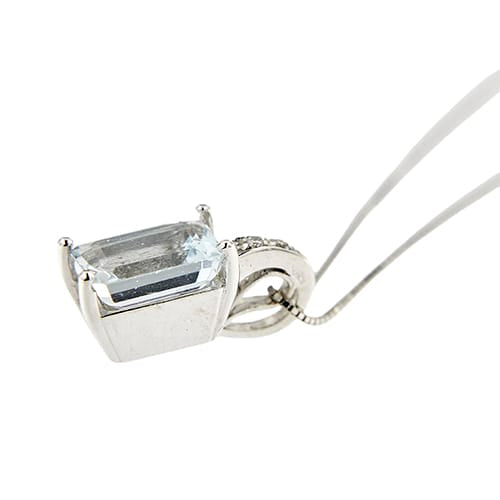 https://ledial.it/app/uploads/2026/06/38678-collana-oro-ciondolo-acquamarina-diamanti_08.jpg