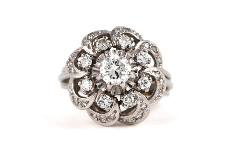 Bague 51 Années 50 - Bague en or blanc, diamant brillant et diamants 8/8 58 Facettes 23824