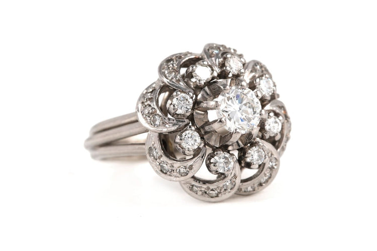 Bague 51 Années 50 - Bague en or blanc, diamant brillant et diamants 8/8 58 Facettes 23824
