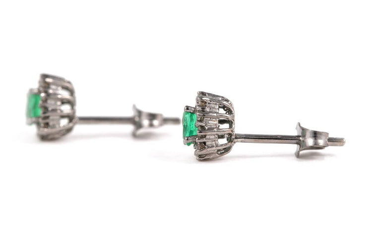 Boucles d'oreilles Boucles d'oreilles en or blanc, émeraudes et diamants 58 Facettes B890