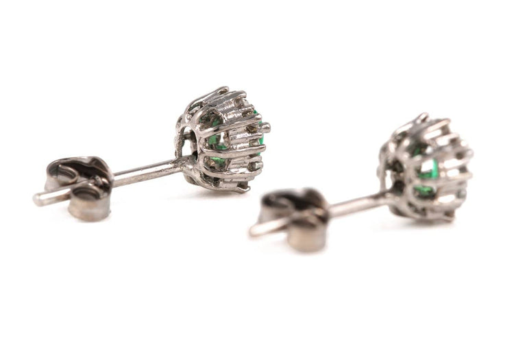 Boucles d'oreilles Boucles d'oreilles en or blanc, émeraudes et diamants 58 Facettes B890