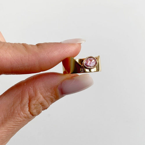 crepe-pink-sapphire-cigar-ring-18k-gold-love-more-5.jpg