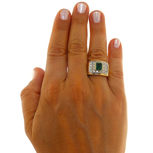 https://www.gioielleriaguidetti.it/wp-content/uploads/2026/07/G3987-anello-oro-giallo-bianco-brillanti-diamanti-smeraldo-4.jpg