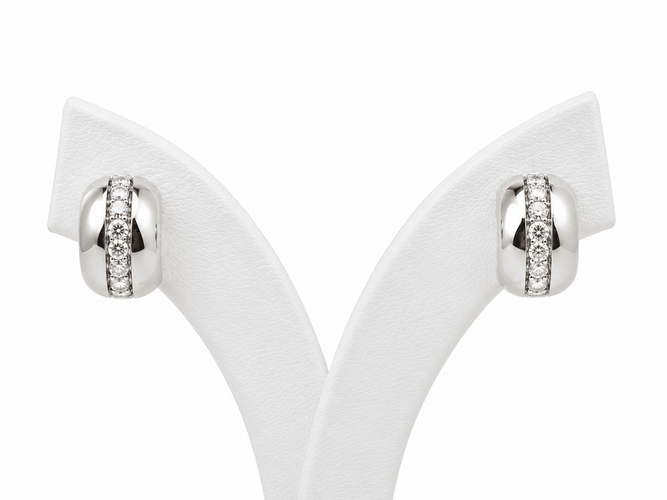 Boucles d'oreilles Créoles en or blanc 18 kt et diamants 58 Facettes 33349