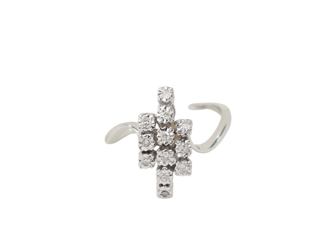 Bague 53.5 Bague vintage en or blanc 18 ct et diamants 58 Facettes 33504