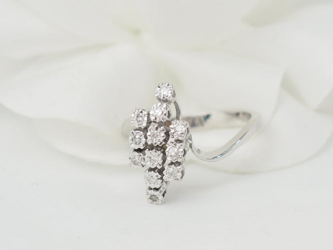 Bague 53.5 Bague vintage en or blanc 18 ct et diamants 58 Facettes 33504