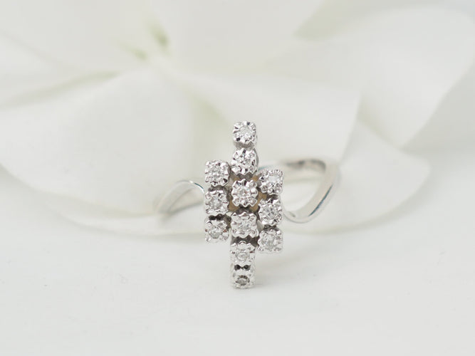 Bague 53.5 Bague vintage en or blanc 18 ct et diamants 58 Facettes 33504
