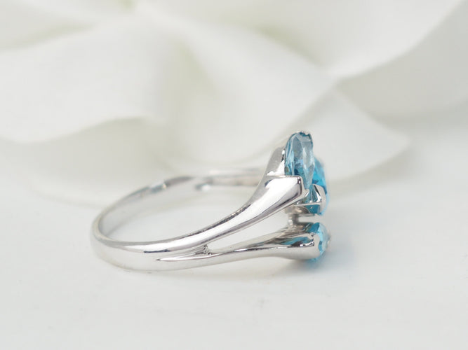 Bague 55 Bague en or blanc 18 ct avec topazes bleues 58 Facettes 33498