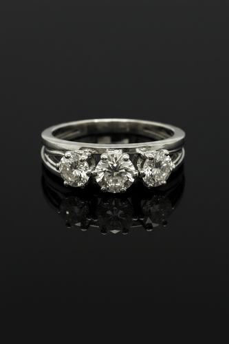 Bague 55 Bague trilogy en or blanc avec diamants 58 Facettes