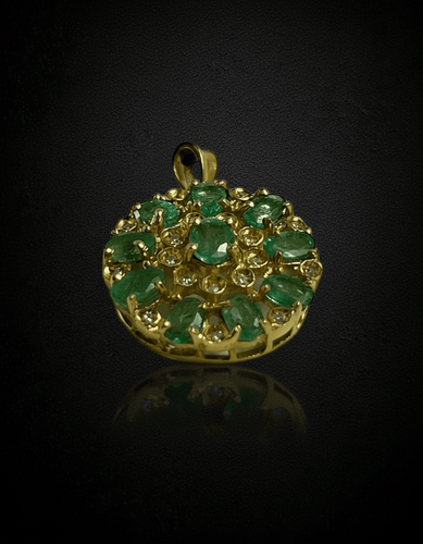 Pingente de esmeralda e diamante