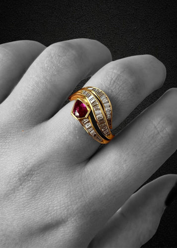Bague Anello Serpente - Rubino et diamants en or jaune 58 Facettes