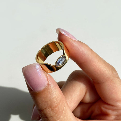 blue-sapphire-cigar-ring-18k-gold-love-more-4.jpg