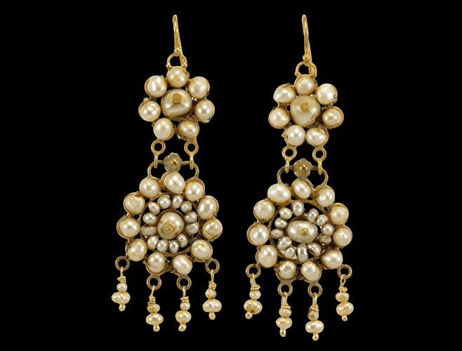 IMG_7722-2-antique-pearls-gold-earrings.JPG