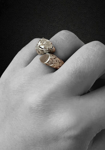 Bague Janesich - Bague serpent en or blanc diamants 58 Facettes