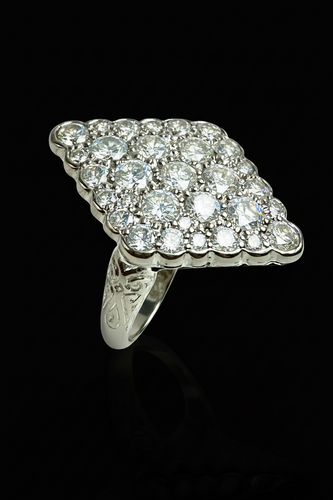Bague 58 Bague Art déco romboïdale en or blanc 18 carats et diamants 58 Facettes