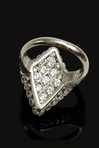 Bague 58 Bague Art déco romboïdale en or blanc 18 carats et diamants 58 Facettes