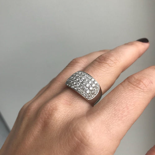 Bague 55 Bague pavée de diamants en or blanc 18k 58 Facettes A46